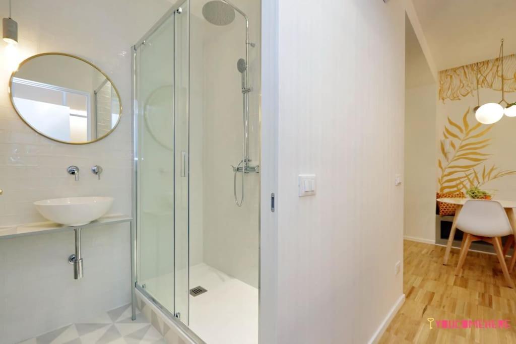 Ych-Renovated And Design Flat Close To The Center ローマ エクステリア 写真