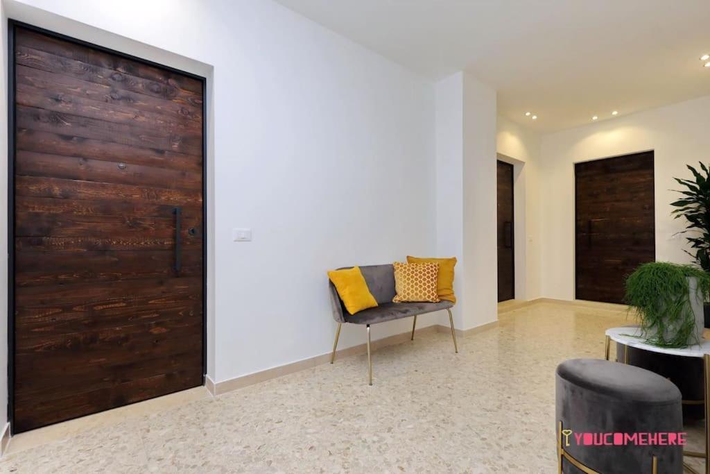 Ych-Renovated And Design Flat Close To The Center ローマ エクステリア 写真